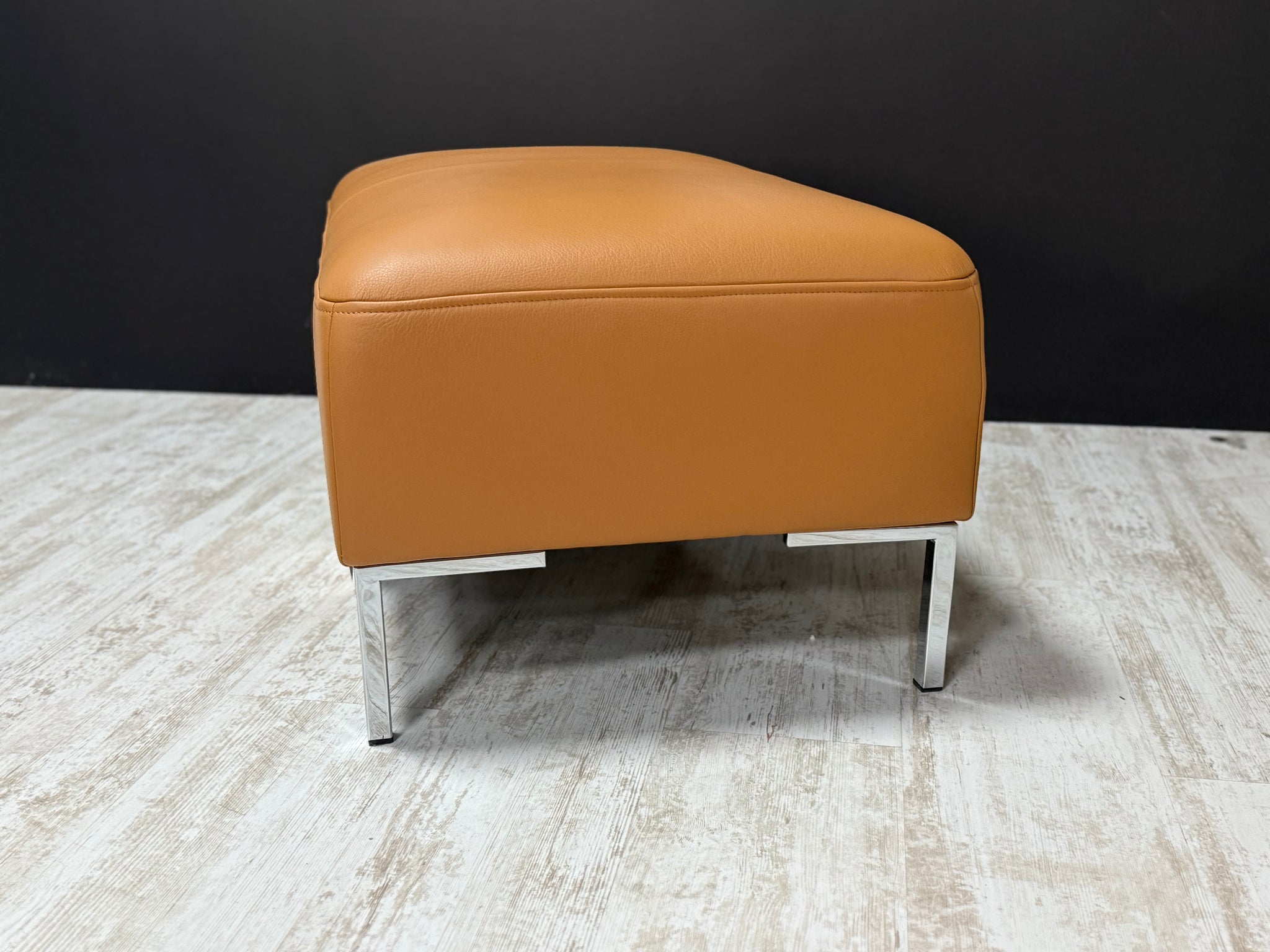 freistil - Hocker- freistil 160 - Leder ockerbraun - sofort Verfügbar