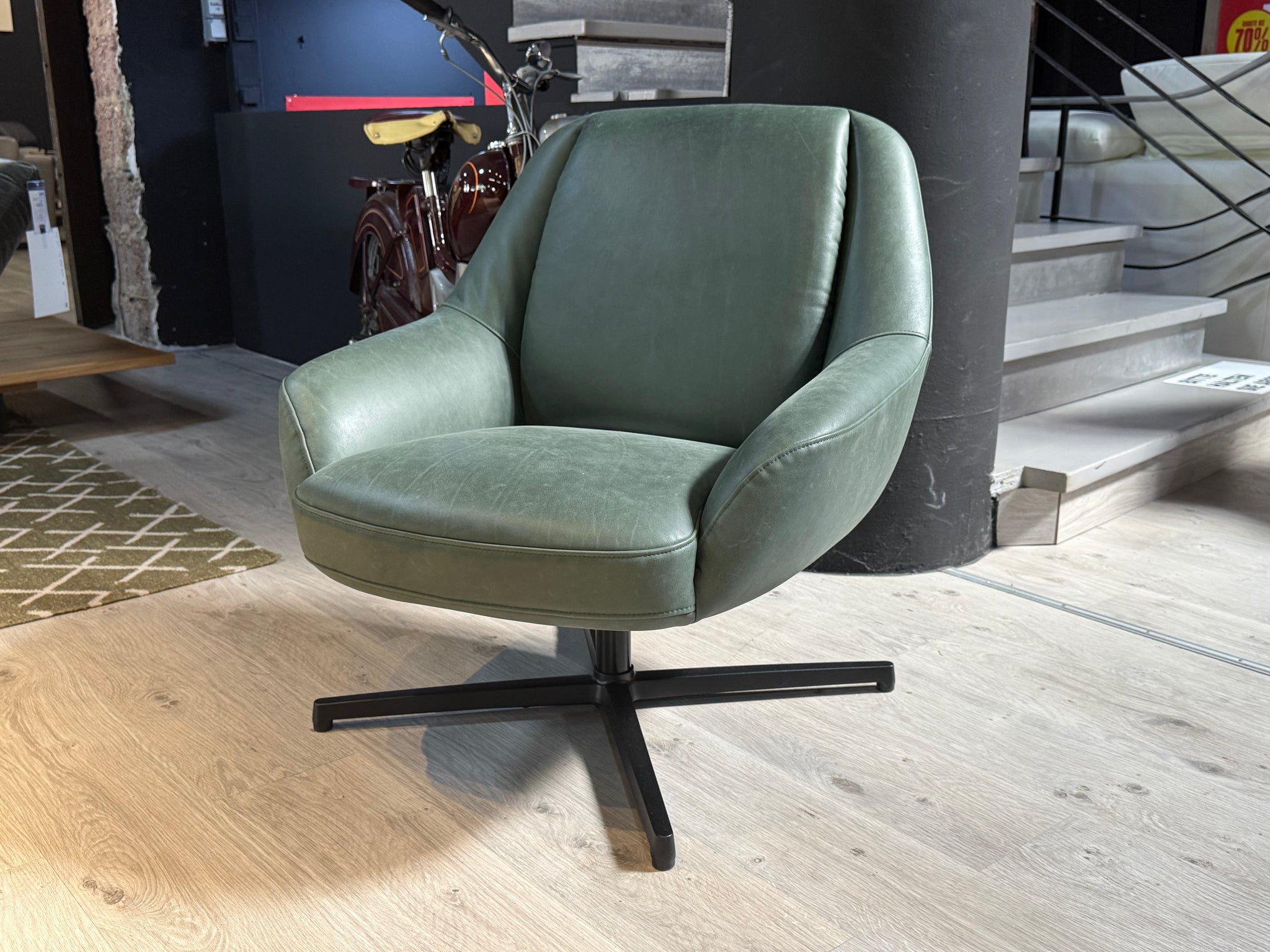 freistil - Sessel - freistil 138 - Leder grün - sofort verfügbar