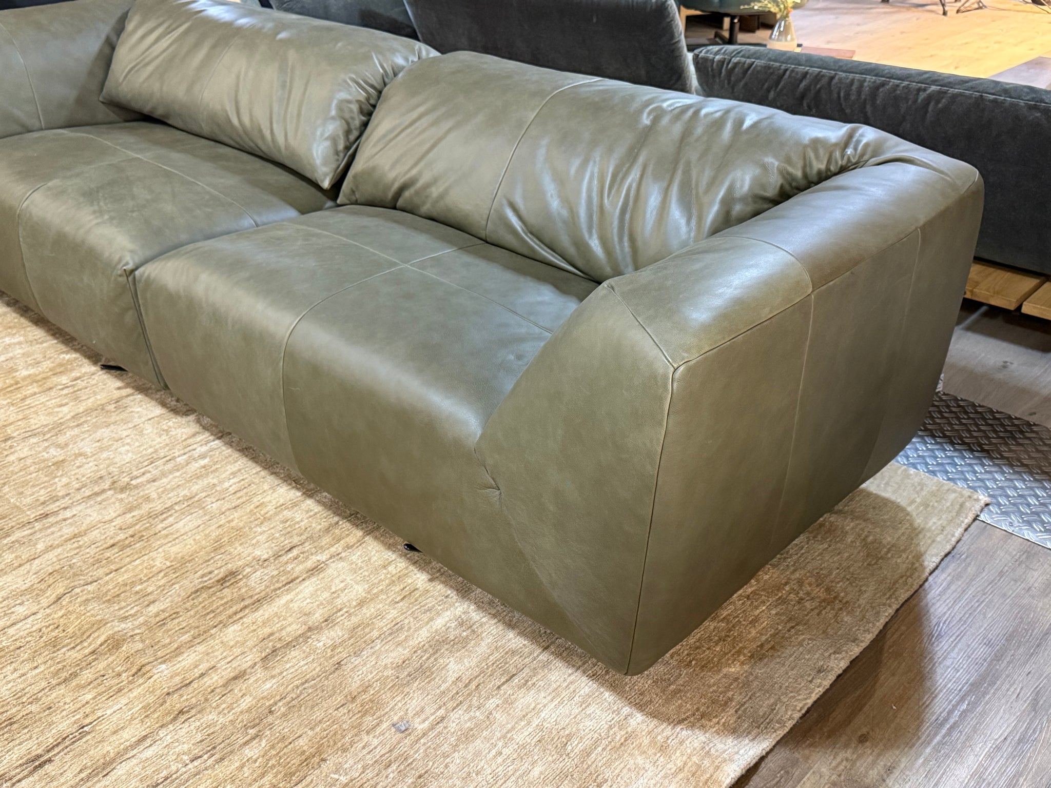 Ewald Schilling - Schaukelsofa - Diva - Leder grün - sofort verfügbar