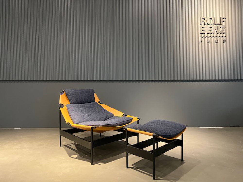 Rolf Benz - Sessel - RB 565 JACK mit Hocker - Stoff blau + Leder cognac - konfigurierbar