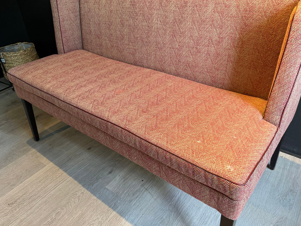 Christine Kröncke - Bank - Julia - Stoff rot - sofort verfügbar