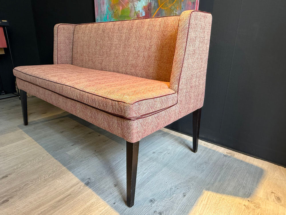 Christine Kröncke - Bank - Julia - Stoff rot - sofort verfügbar