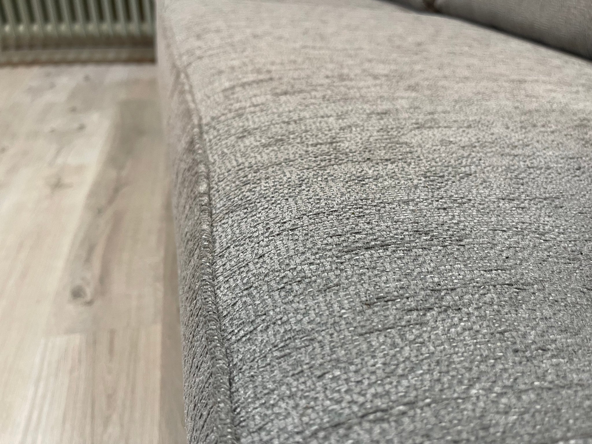 Furninova - Sofa  - Birmingham - Stoff grau - sofort verfügbar