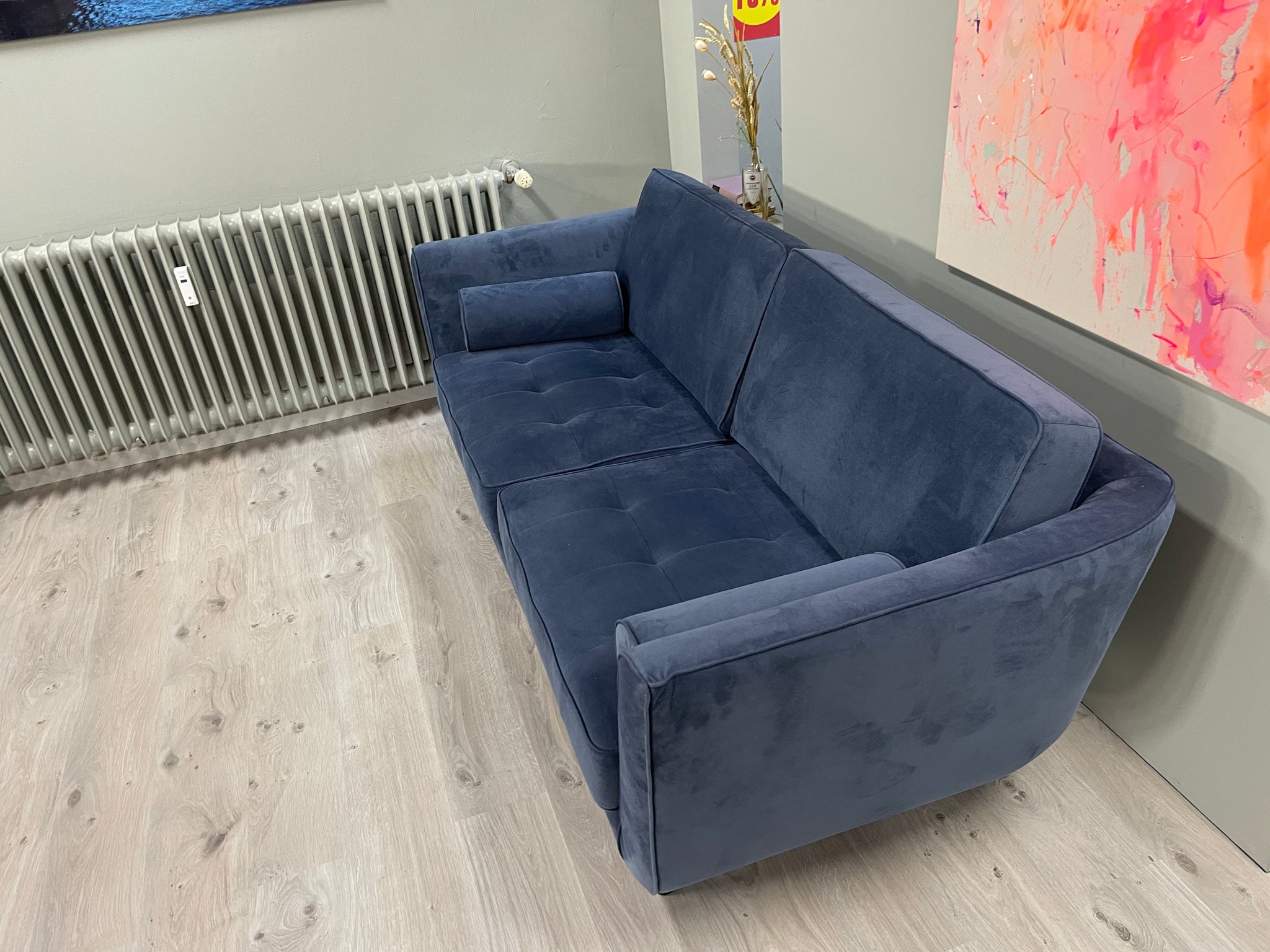 Furninova - Sofa - Vera - Stoff blau-  Sofort vergfügbares Ausstellungstück