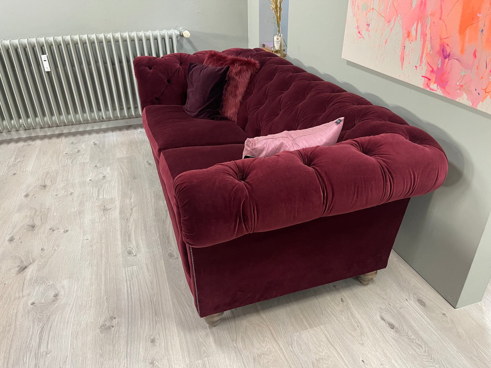 Tetrad - Sofa - Kensington - Stoff rot - sofort verfügbar