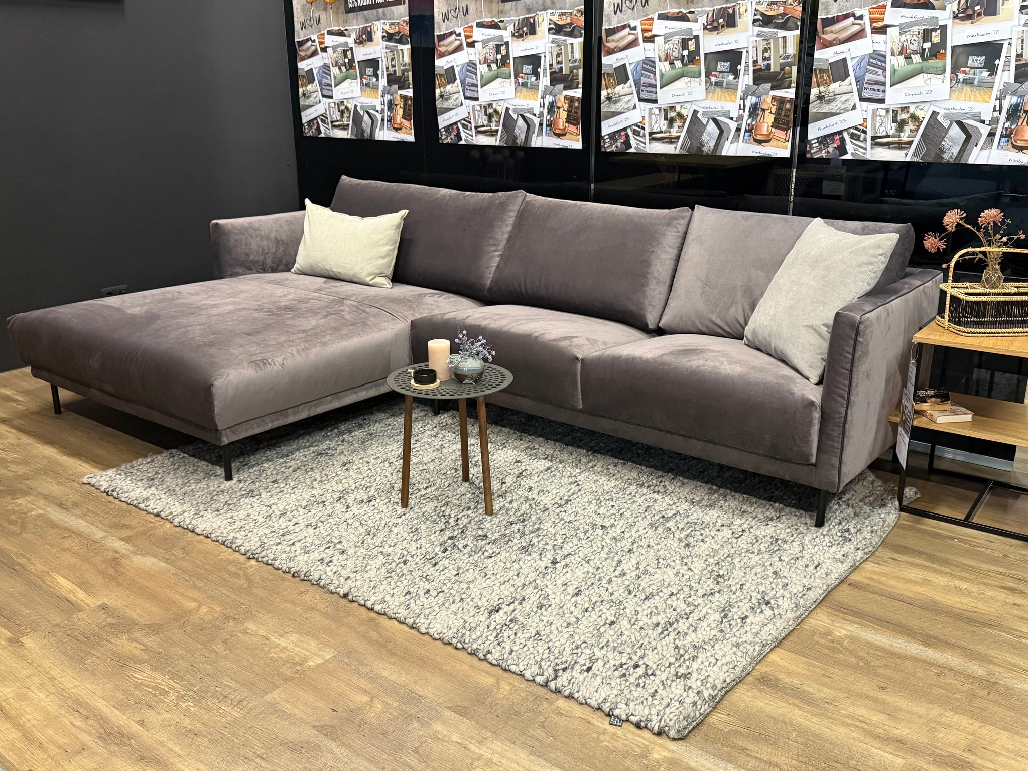 freistil - Sofa - freistil 133 - Stoff violett - sofort verfügbar