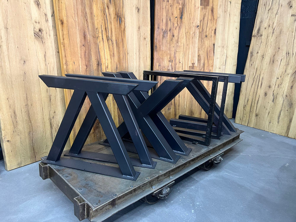 Alte Eichenwerkstatt - Esstisch - Thor - Eiche massiv - 285 x 108 cm -  sofort verfügbar