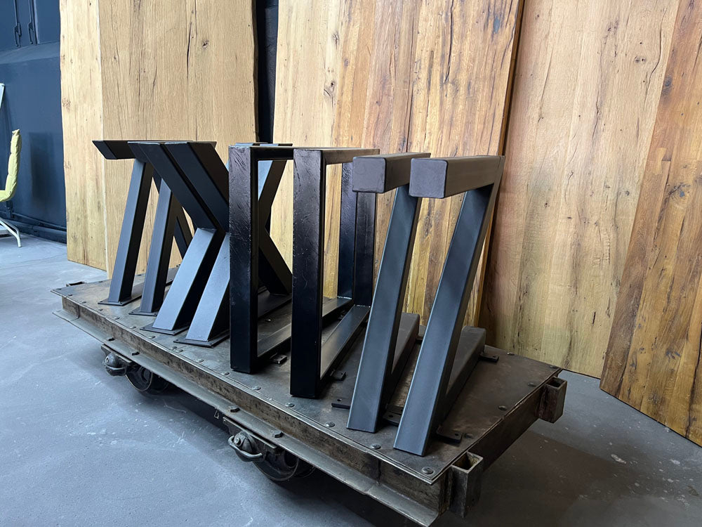 Alte Eichenwerkstatt - Esstisch - Thor - Eiche massiv - 200 x 103 cm -  sofort verfügbar