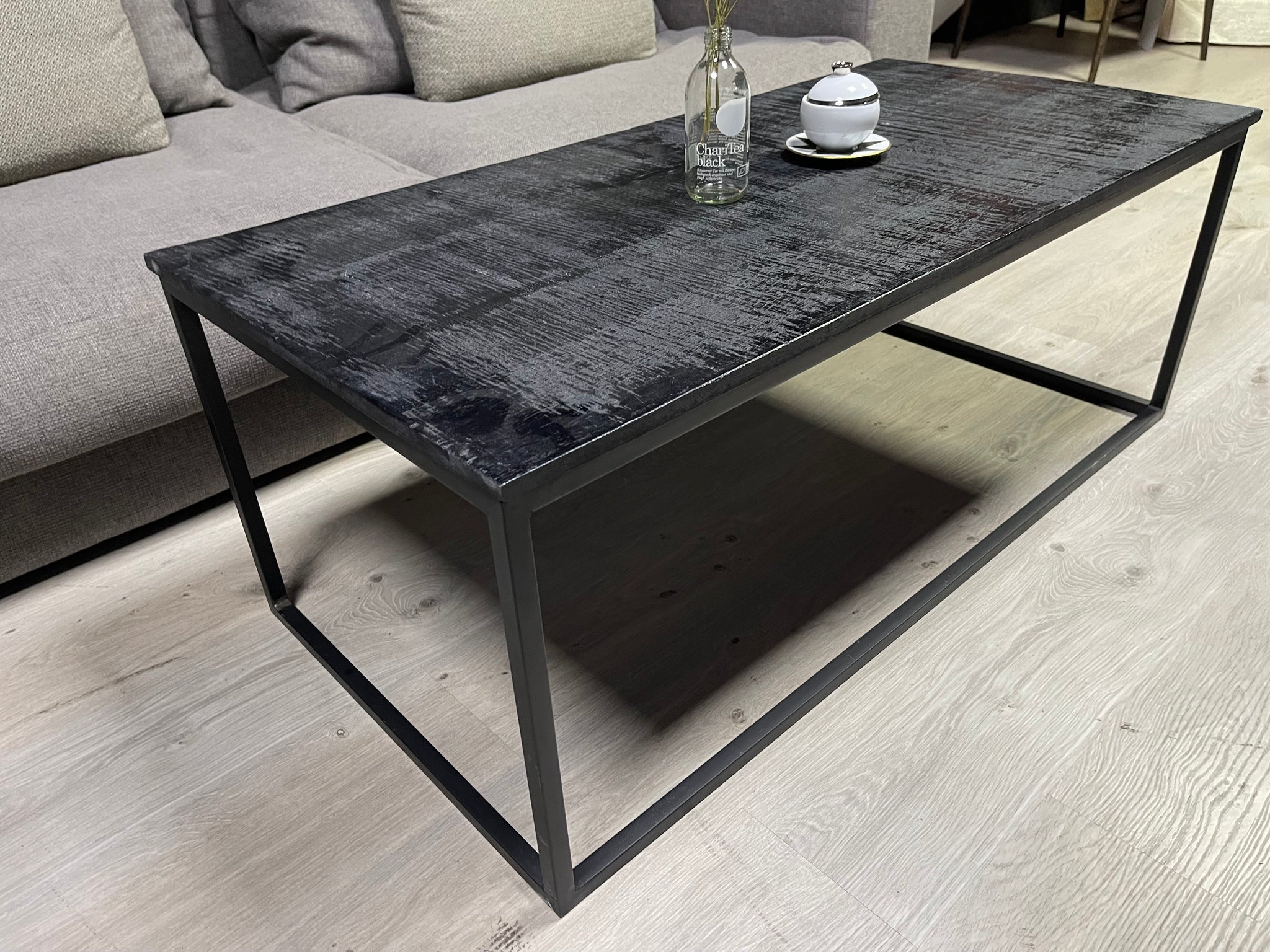 Eight Mood - Couchtisch - Geo 1006 - Mangoholz schwarz - sofort verfügbar