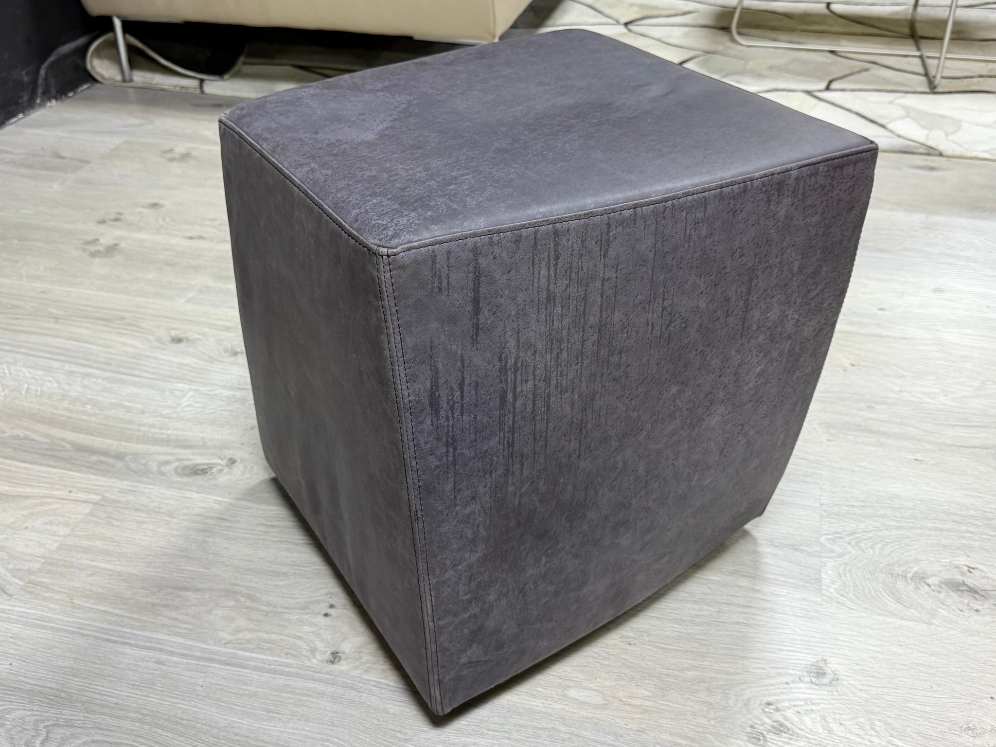 Machalke - Hocker - Prototyp - Leder grau - sofort verfügbar