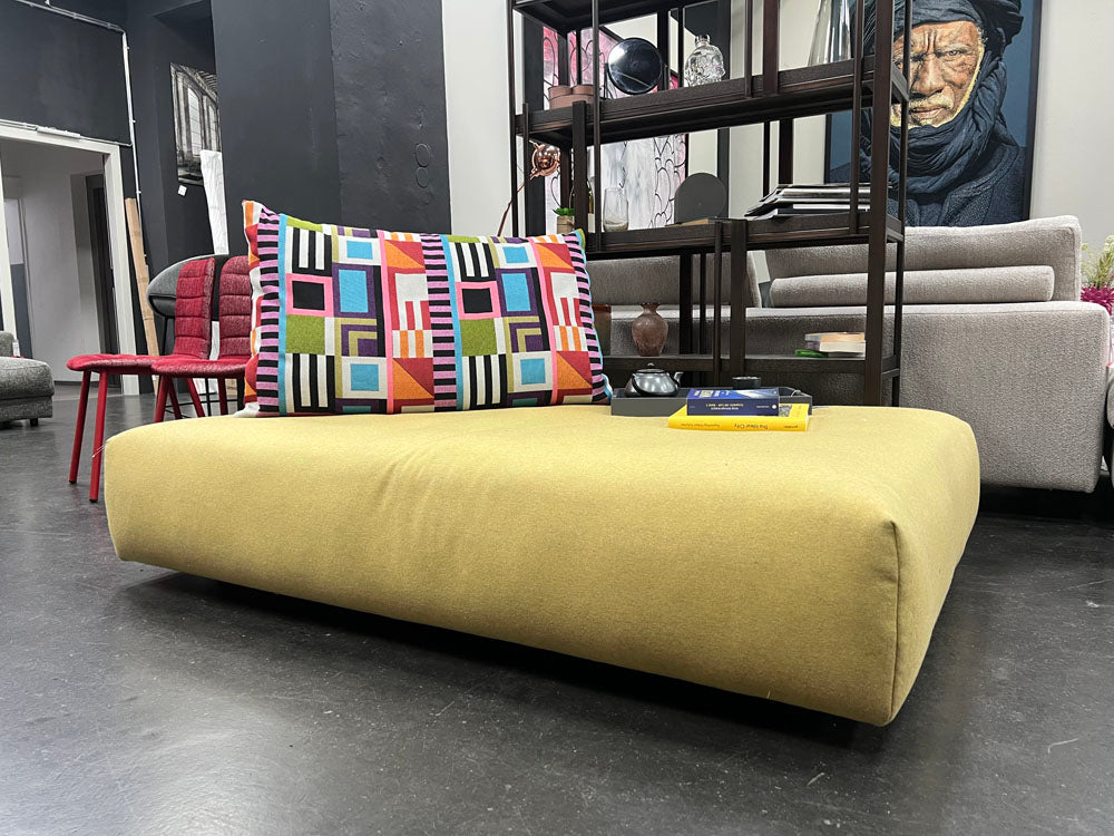 Bullfrog - Sofa - 1070 Iwan - Stoff gelb - sofort verfügbar