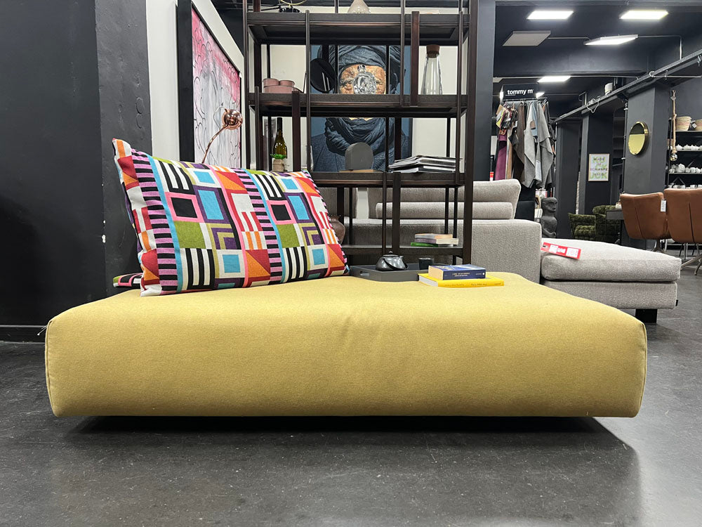 Bullfrog - Sofa - 1070 Iwan - Stoff gelb - sofort verfügbar