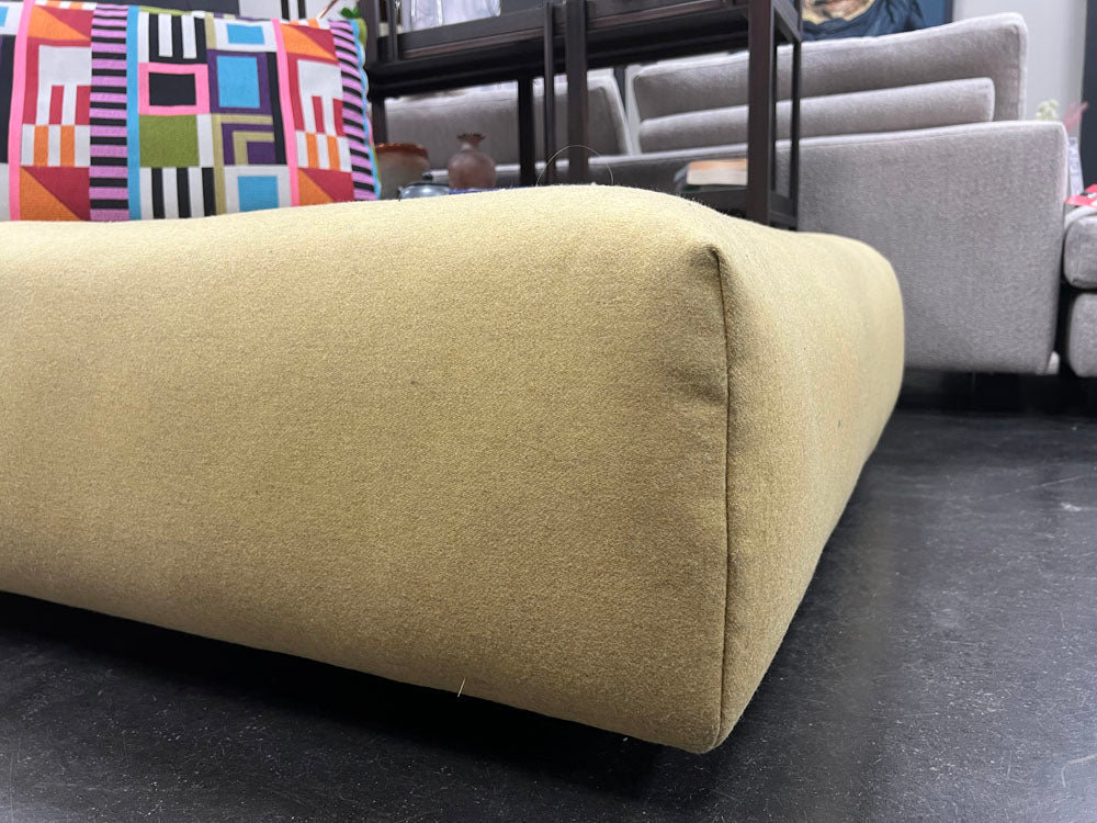 Bullfrog - Sofa - 1070 Iwan - Stoff gelb - sofort verfügbar