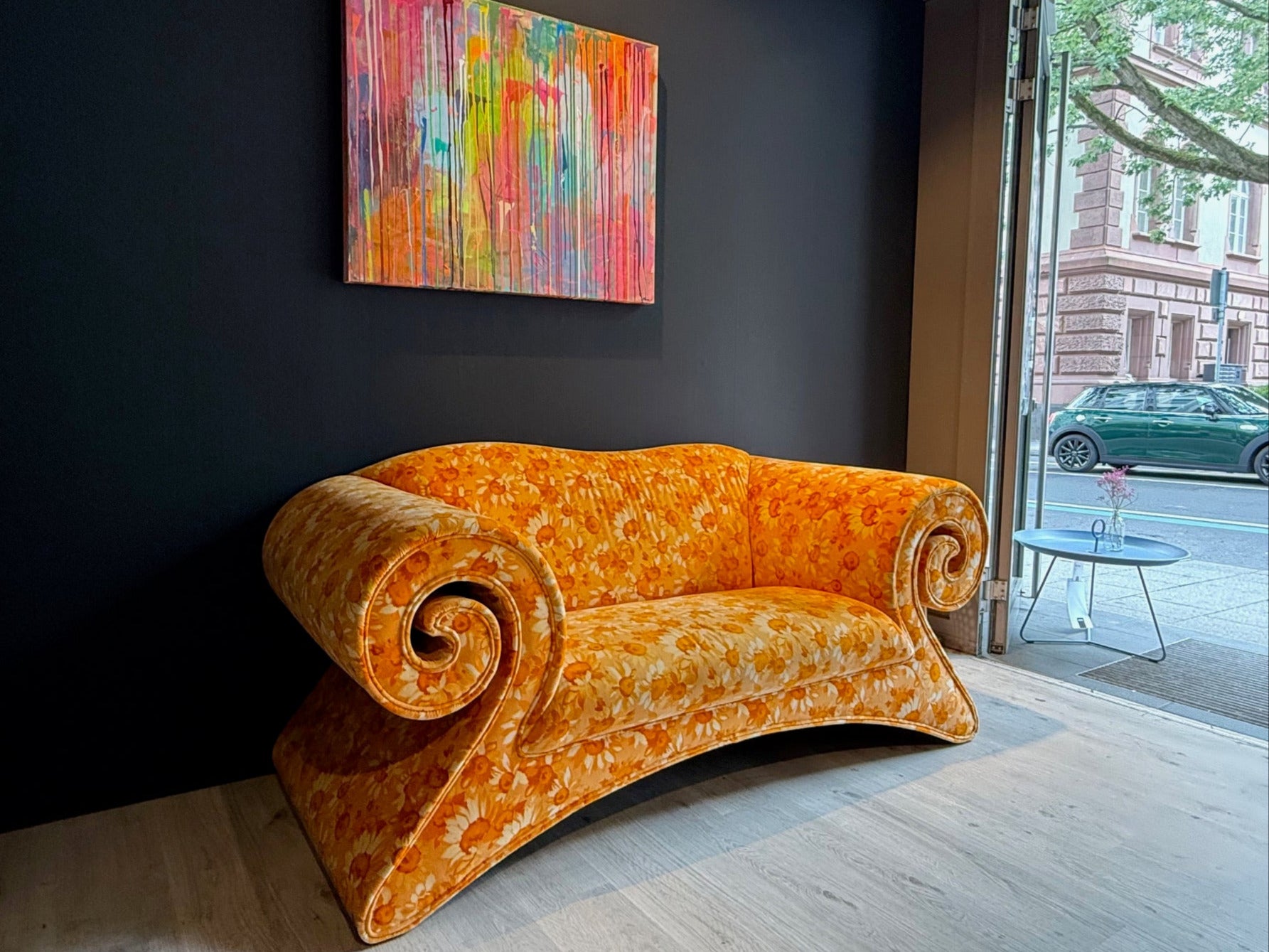 Bretz - Sofa - Mammut - Stoff Sonnenblumen - sofort verfügbar
