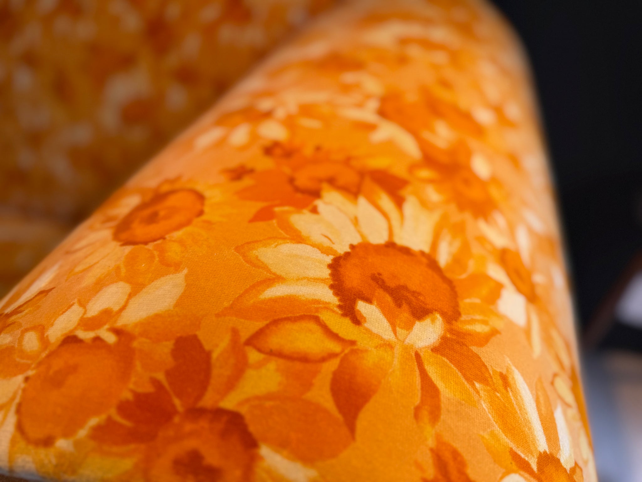 Bretz - Sofa - Mammut - Stoff Sonnenblumen - sofort verfügbar
