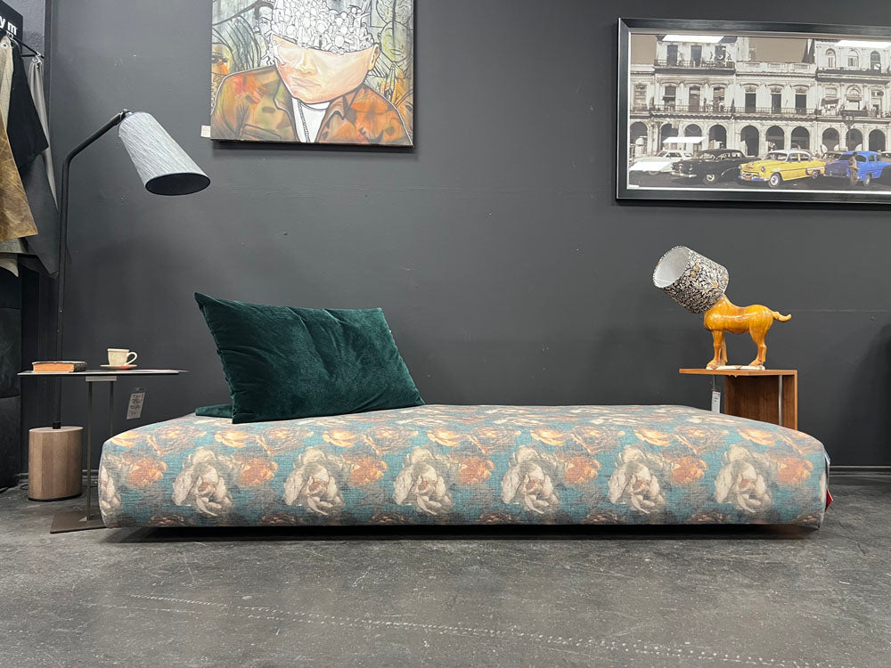 Bullfrog - Sofa - 1070 Iwan - Stoff bunt - sofort verfügbar