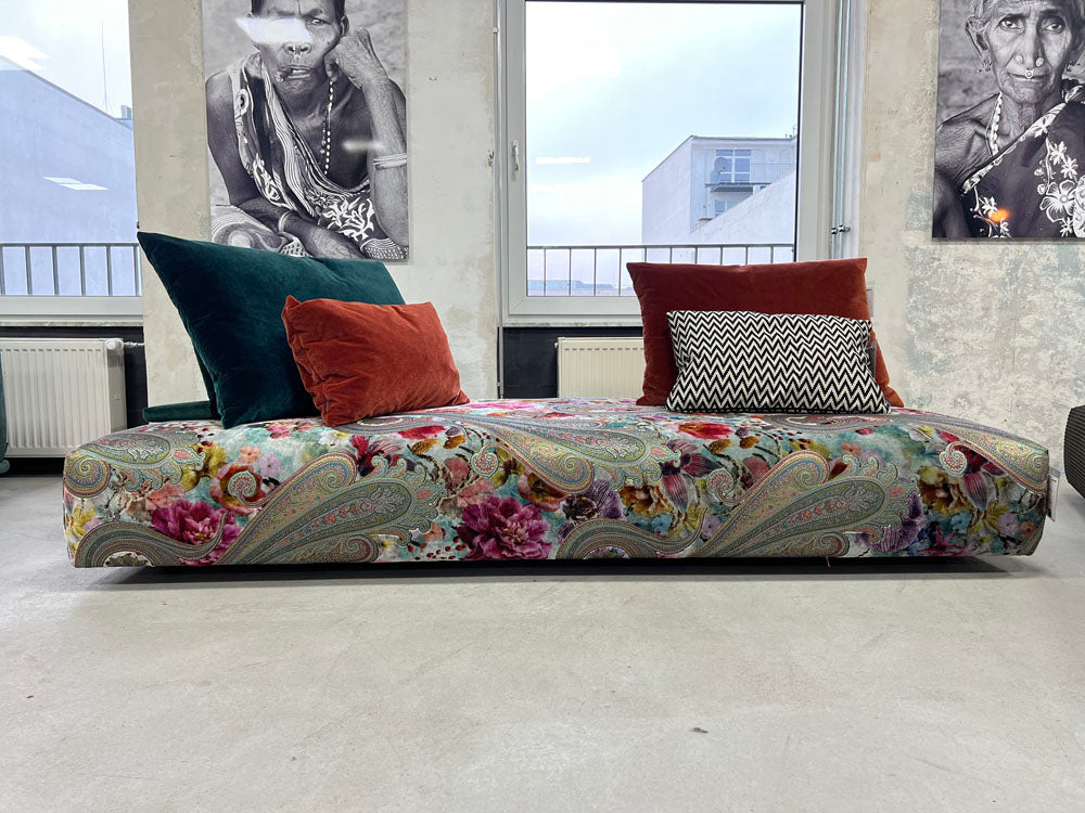 Bullfrog - Sofa - 1070 Iwan - Stoff gemustert - konfigurierbar