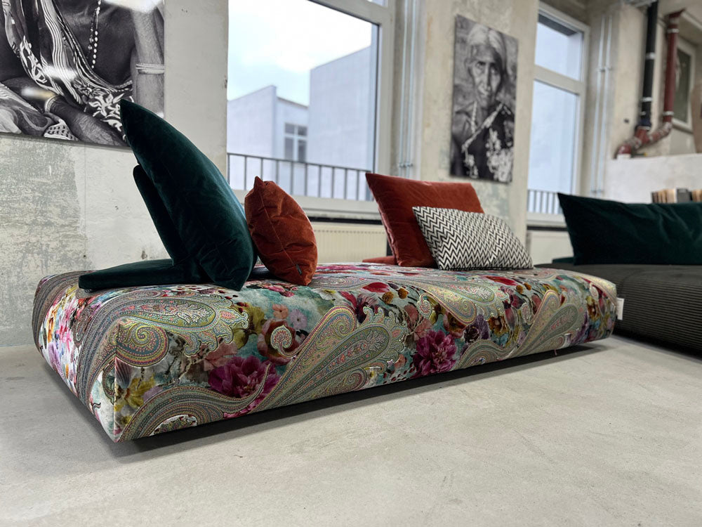 Bullfrog - Sofa - 1070 Iwan - Stoff gemustert - konfigurierbar