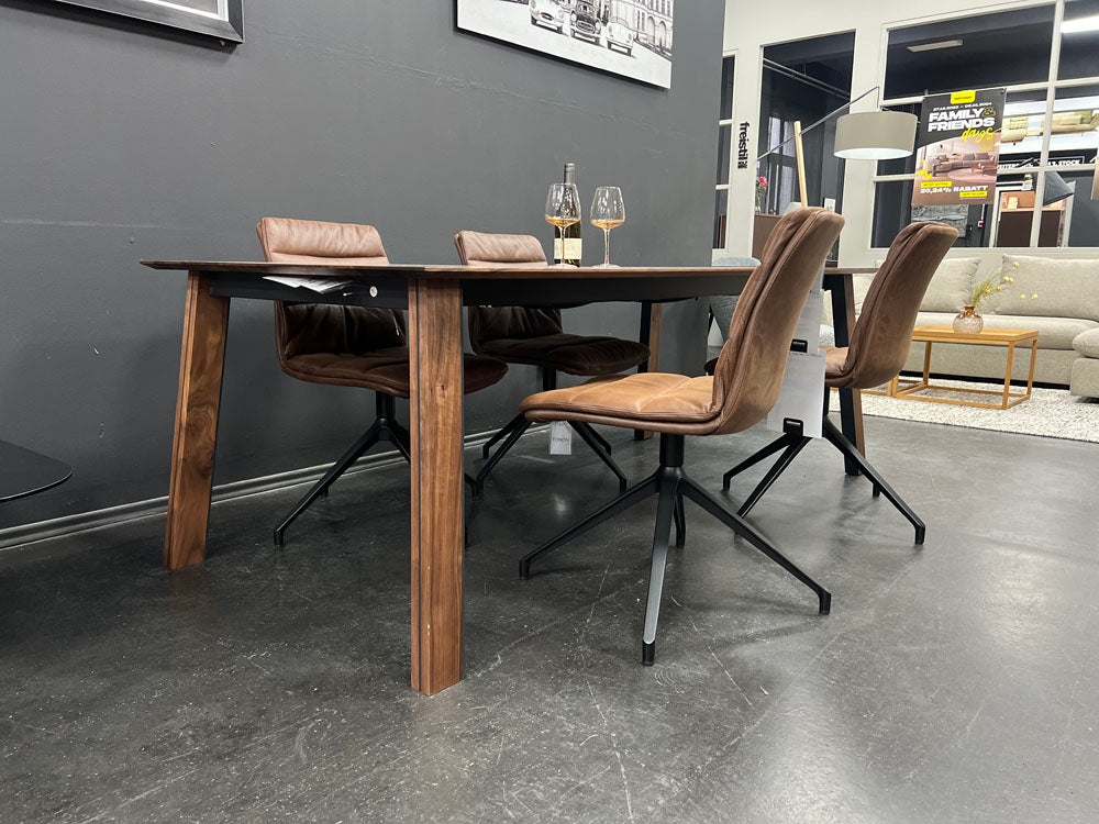 Wohnraum - Tisch ausziehbar - WR 5100 - Nussbaum massiv - konfigurierbar