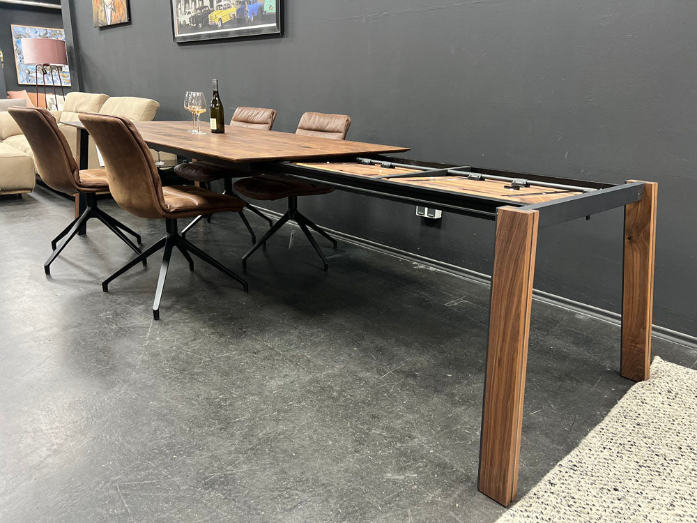 Wohnraum - Tisch ausziehbar - WR 5100 - Nussbaum massiv - konfigurierbar