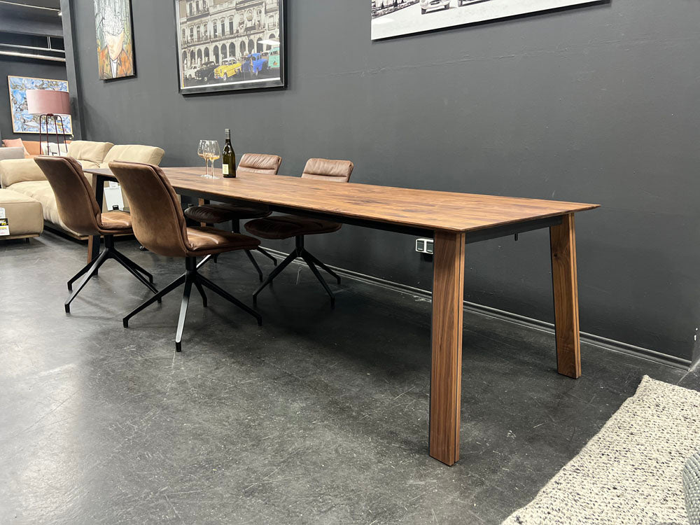 Wohnraum - Tisch ausziehbar - WR 5100 - Nussbaum massiv - konfigurierbar