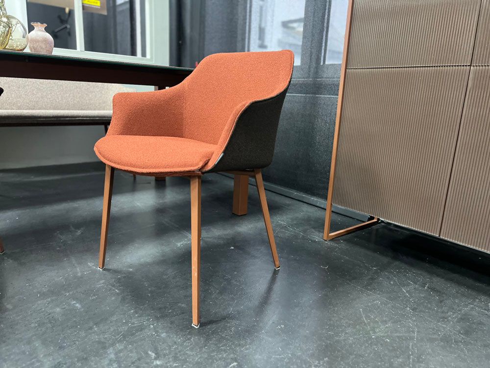 Mobliberica - Stuhl - Kedua - Stoff orange - konfigurierbar