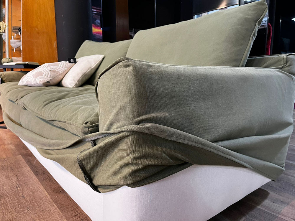 Furninova - Sofa - Kibo - Stoff grün - sofort verfügbar