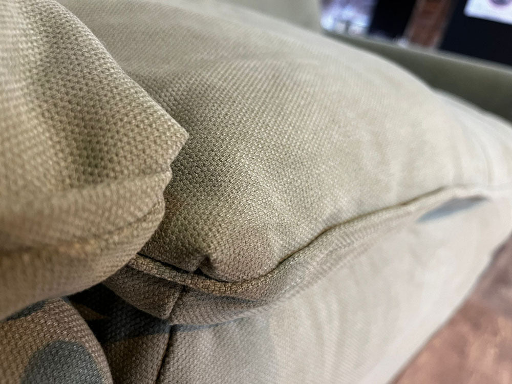 Furninova - Sofa - Kibo - Stoff grün - sofort verfügbar