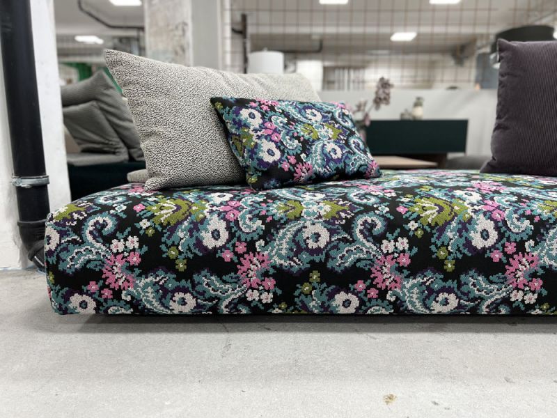Bullfrog - Sofa - 1070 Iwan - Stoff bunt - konfigurierbar