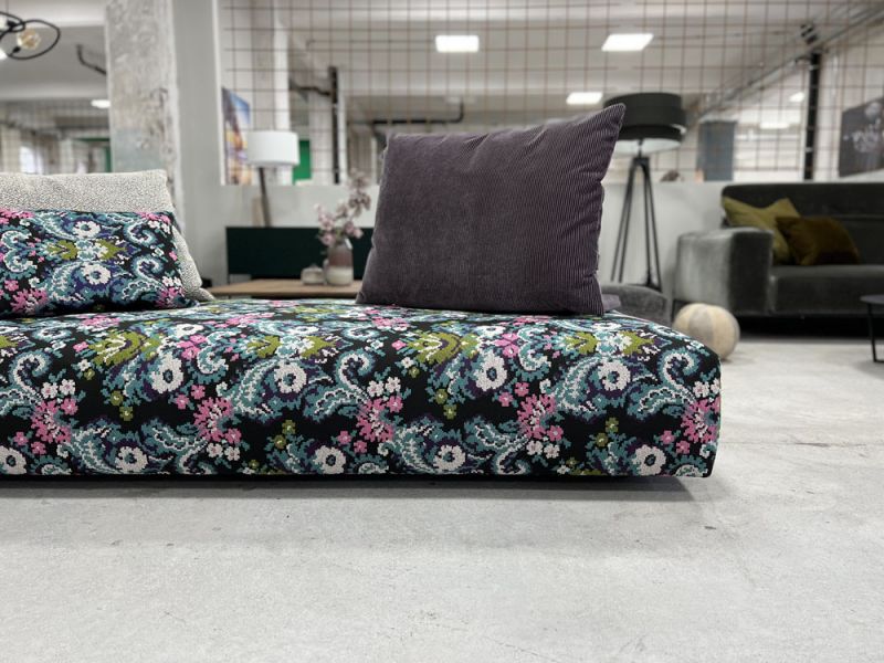 Bullfrog - Sofa - 1070 Iwan - Stoff bunt - konfigurierbar