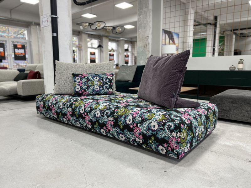 Bullfrog - Sofa - 1070 Iwan - Stoff bunt - konfigurierbar
